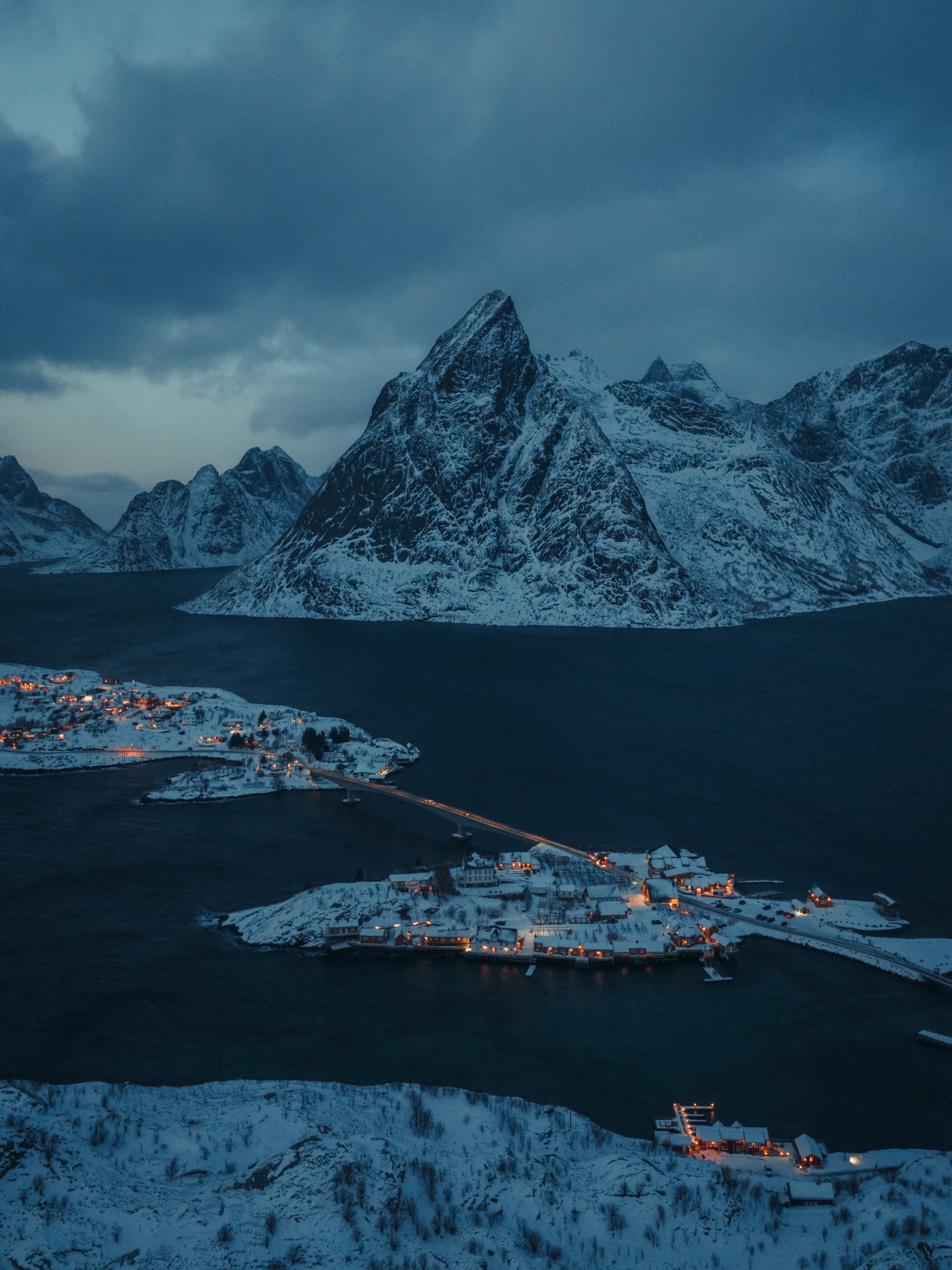 Vinterlandskap ved Reine i Lofoten